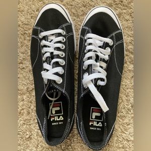 Black Fila shoes size 10